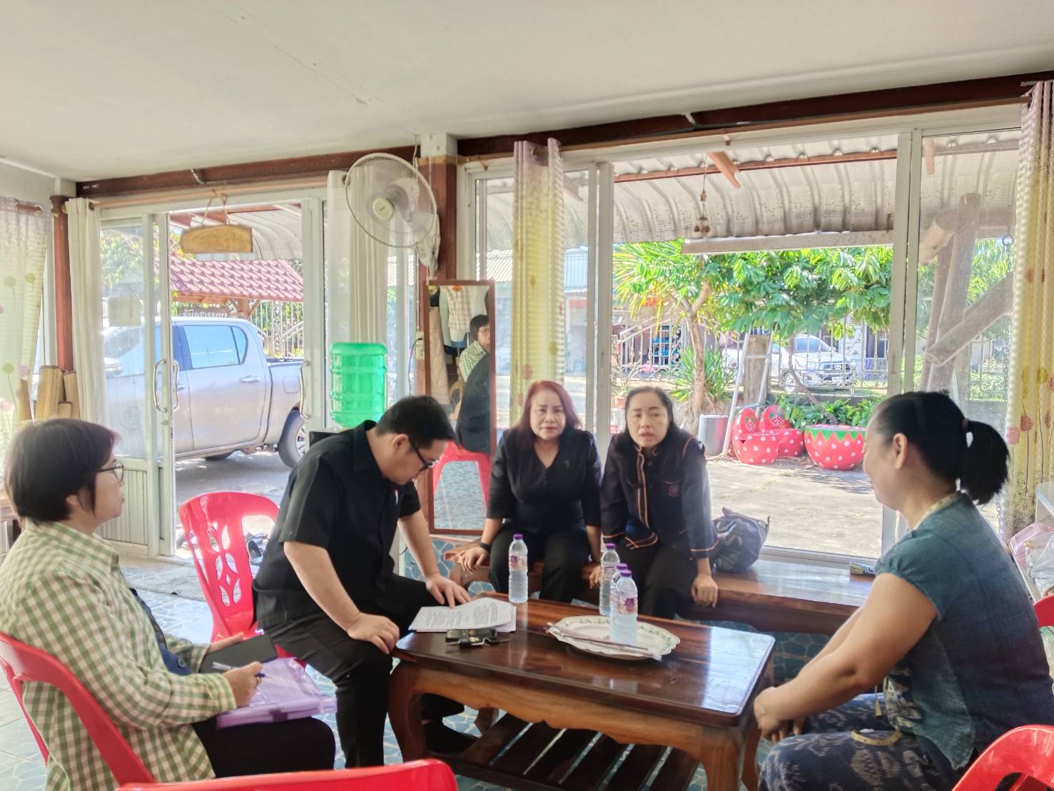 สำนักงานพัฒนาชุมชนอำเภอกุดชุม ติดตามเงินกู้หมุนเวียนโครงการพัฒนาองค์กรประชาชน (พอป.)